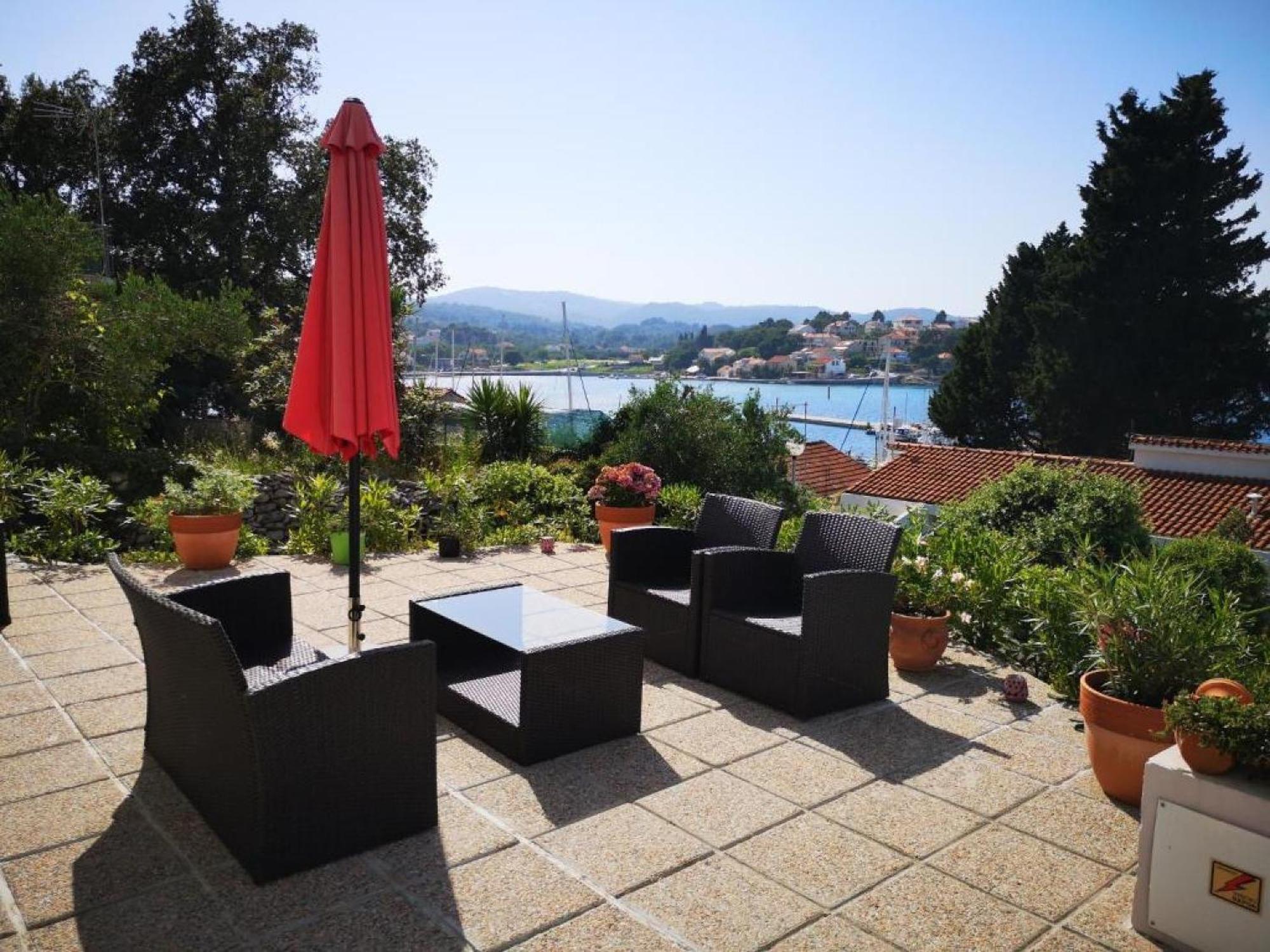 Lumbarda Resort Apartments Exterior photo