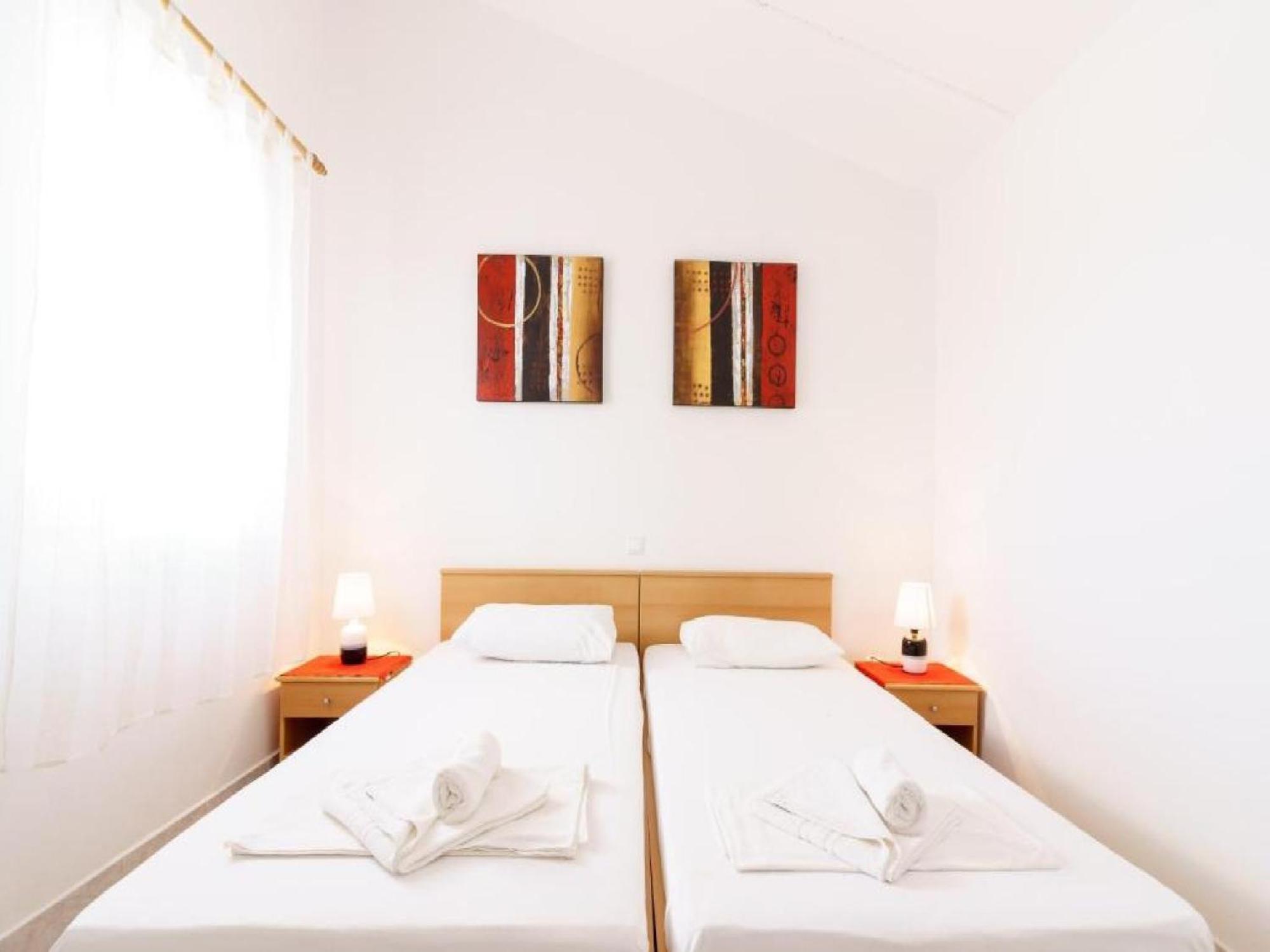 Lumbarda Resort Apartments Room photo